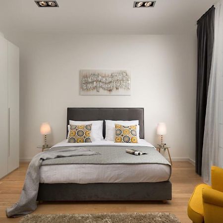 Carducci Apartment - Center Pula Bagian luar foto