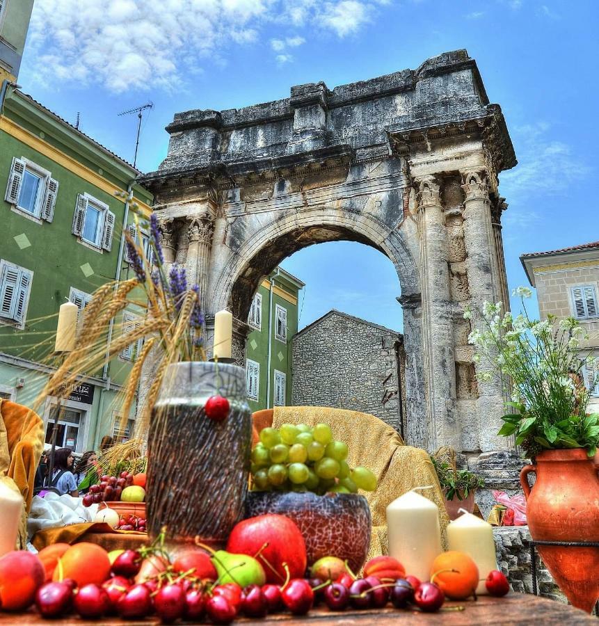 Carducci Apartment - Center Pula Bagian luar foto