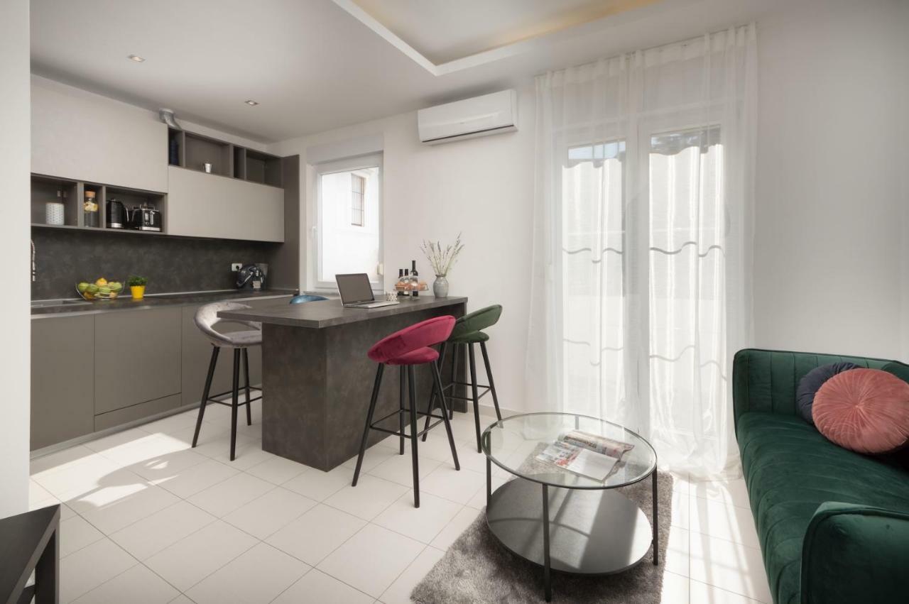 Carducci Apartment - Center Pula Bagian luar foto
